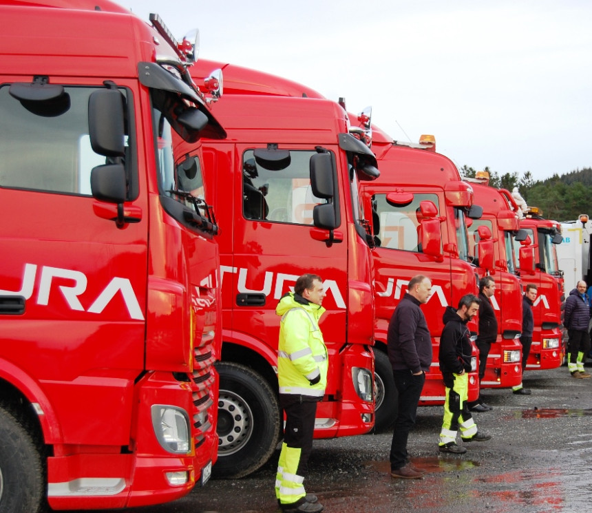 Vi gratulerer Strandvik Transport AS og Retura Vest AS med tilsammen 5 nye multilift krokløftere!